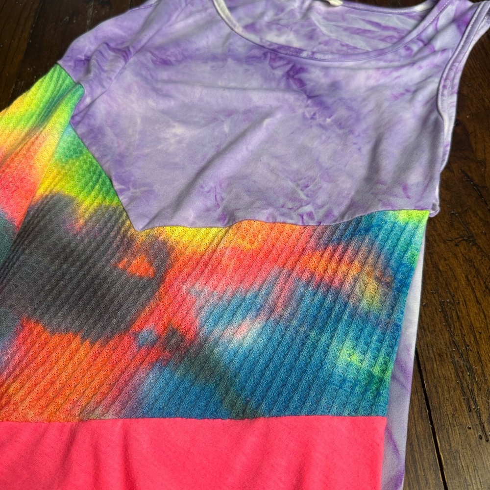 Blumin Tie Dye Tank with‎ Keyhole Tie Bottom - L